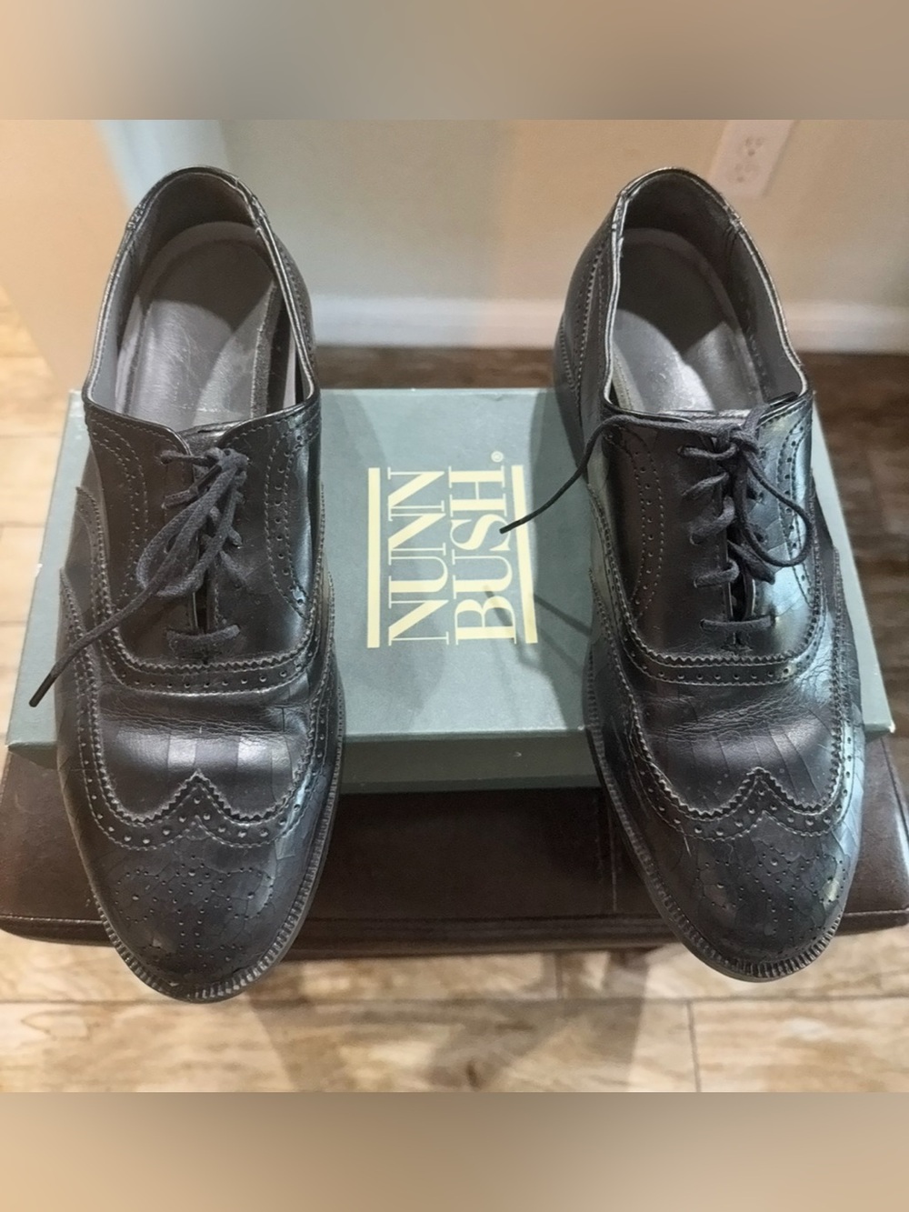 Nunn Bush Men’s Black Leather Croc Embossed Wingtip Oxford Dress Shoes Size 9 M - Picture 4 of 6